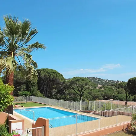 別荘 Domaine Des Restanques By Interhome サント・マキシム